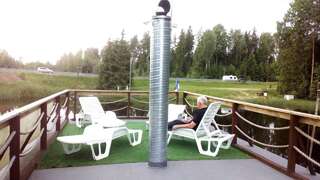 Комплексы для отдыха с коттеджами/бунгало Peebu Kämping Kilingi-Nõmme Семейный номер с видом на озеро-1